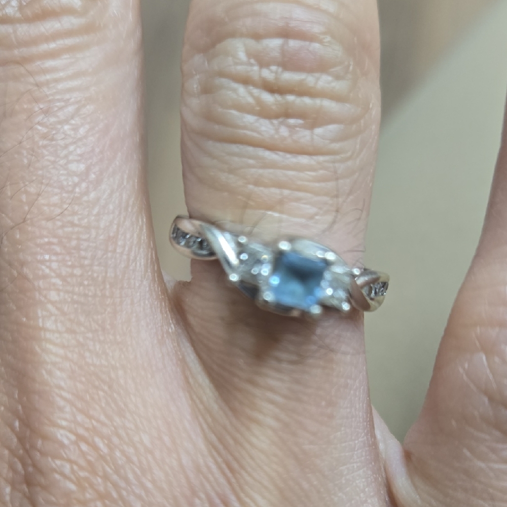 Elegant White Gold and Aquamarine 3 Stone Diamond Ring